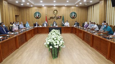 محافظ المنوفية: سحب أعمال الرصف من أحد الشركات لضعف أداء التنفيذ 