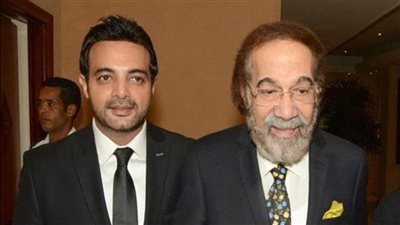 عمرو محمود ياسين في أول ذكرى ميلاد لوالده بعد رحيله: مشاعر صعبة (صورة)