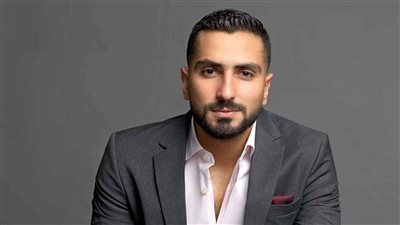 بسبب الشرنوبي.. سارة الطباخ تنذر بإيقاف مسرحية يحيى الفخراني 