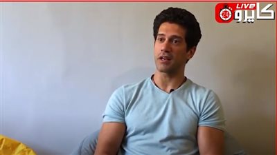 كيف تسببت اللحية الصناعية في إصابة أحمد مجدي بكورونا؟