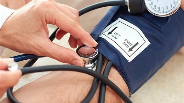 قياس ضغط الدم 