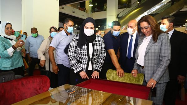 وزيرة التضامن نيفين