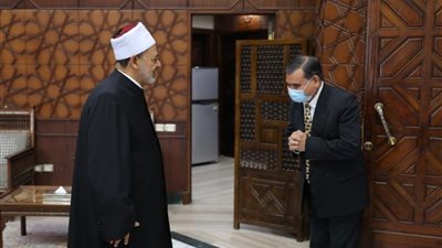 شيخ الأزهر: نولي اهتمامًا كبيرًا بأبنائنا الدارسين الوافدين من الخارج
