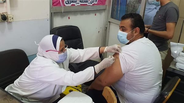 تطعيم العاملين في