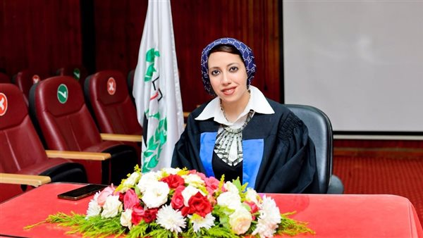 الباحثة هند عبد العزيز