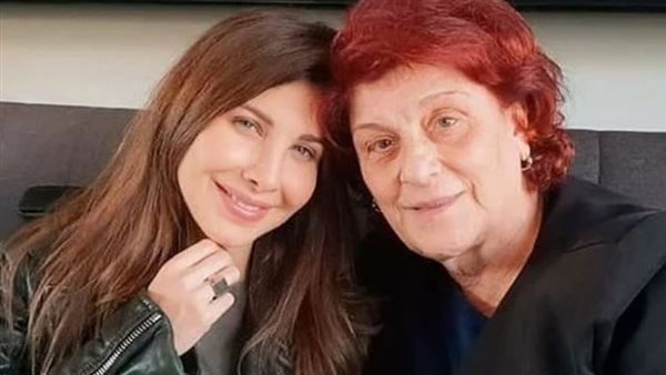 نانسي عجرم ووالدة