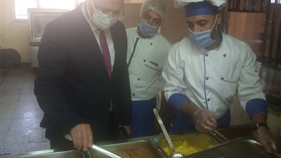 المشرف على قطاع خدمة المجتمع بجامعة بنها يتفقد المدينة الجامعية بمشتهر (صور)