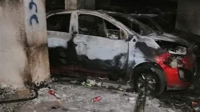 ندب الأدلة الجنائية لمعاينة حريق أسفر عن تفحم 15 سيارة بالإسكندرية