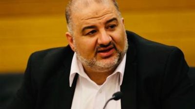 استياء فلسطيني من دخول حزب إسلامي ” ذو خلفية إخوانية ” الحكومة الإسرائيلية