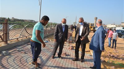 محافظ القليوبية يتابع أعمال تطوير محور شركات البترول بمسطرد (صور) 