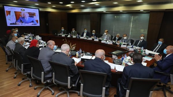 وزير النقل خلال الإجتماع