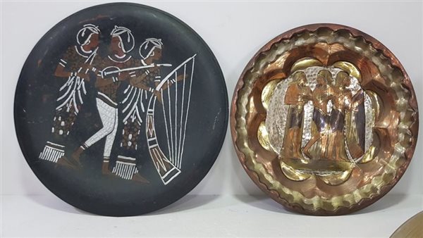 لوحين من النحاس 