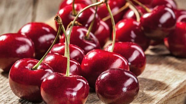 الكرز الأحمر