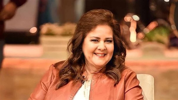 الفنانة دلال عبد