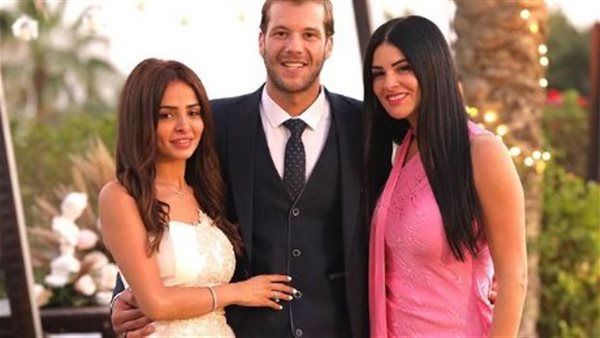 أحمد إمام يحتفل بخطبته