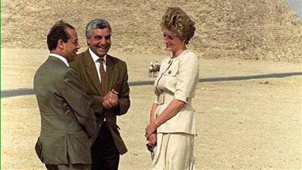 زاهي حواس مع الأميرة