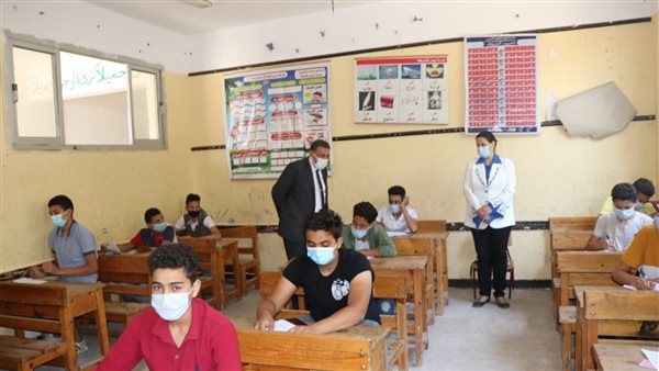 طلاب الشهادة الإعدادية