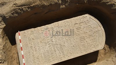 حملة عسكرية لتوسعات الشرق.. التفاصيل الكاملة لواقعة العثور على لوحة أثرية بالإسماعيلية (صور) 