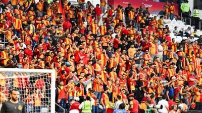 الترجي يسحب لاعبيه من ملعب حمادي العقربي بسبب شغب جماهيره 