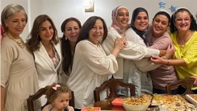 سوسن بدر تحتفل بعيد ميلاد وفاء صادق: 