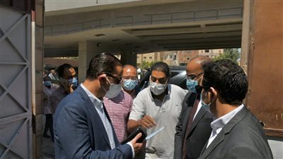 محافظ الفيوم يستجيب لشكوى مواطن اُحتجزت طفلته 5 أيام في الحضّانة ولم يملك نفقاتها (صورة)