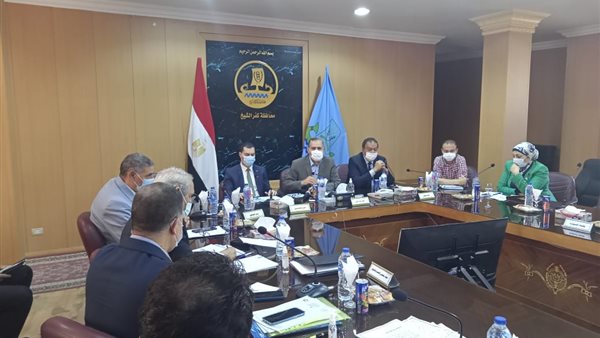 محافظ كفر الشيخ وأعضاء