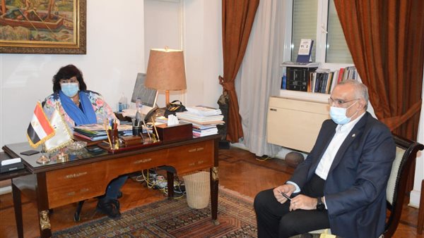 وزير الثقافة خلال