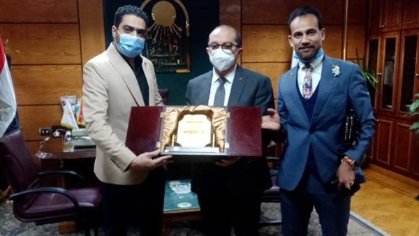 رئيس جامعة أسيوط