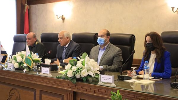 محافظ الجيزة يعقد