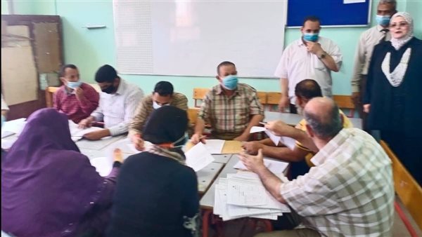 بدء تصحيح أوراق امتحانات