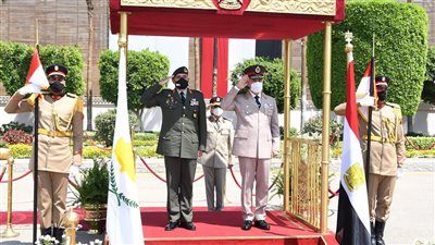 لبحث العلاقات المشتركة.. وزير الدفاع ورئيس الأركان يلتقيان قائد الحرس الوطني القبرصي