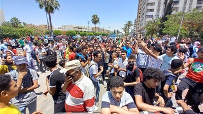 أول تحرك برلماني في أزمة احتجاجات طلاب الشهادة الإعدادية بالإسماعيلية بسبب تسريب الامتحان