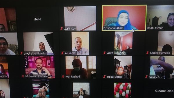 جانب من الندوة على