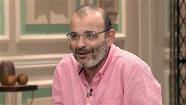 المؤلف والشاعر الغنائي