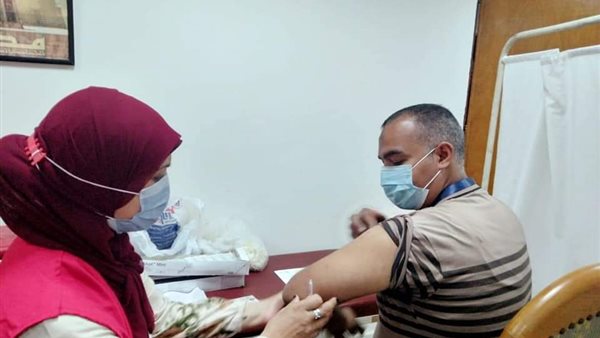 تطعيم رجال التعليم