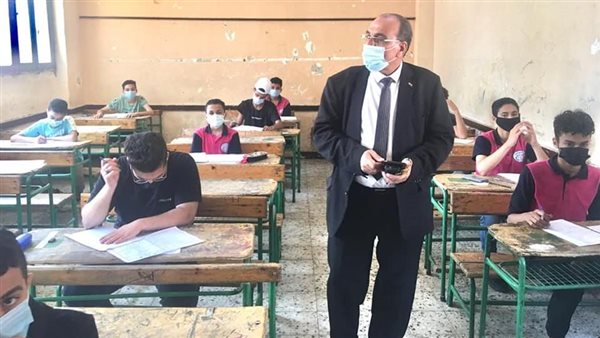 لجنة امتحانات بالقاهرة