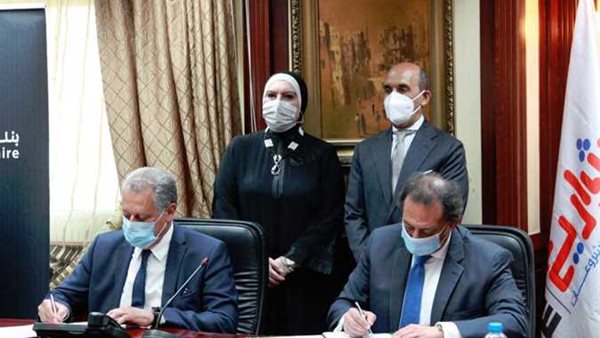  نيفين جامع وزيرة