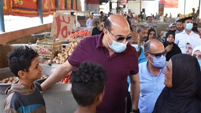 محافظ أسوان يتابع أعمال السويقات الجديدة بالسيل بعد نقل الباعة الجائلين