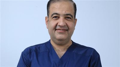 طبيب يكشف العلاقة بين الثمار المعطوبة والإصابة بالفطر الأسود