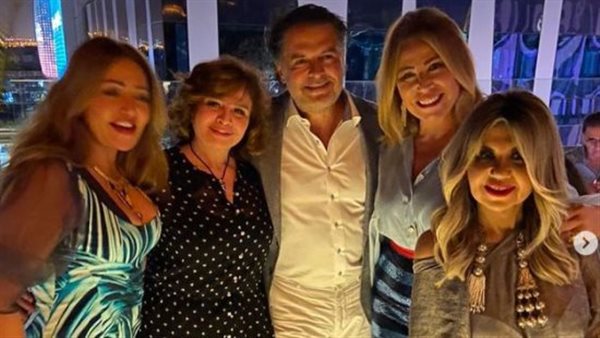 نجوم الفن في حفل