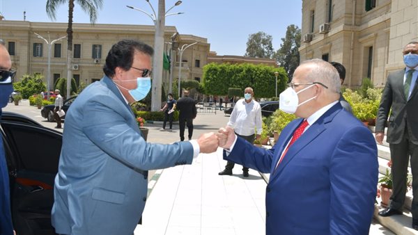 رئيس جامعة القاهرة