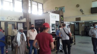 انتظام حركة الركاب بمحطة قطار بنها ومواقف القليوبية (صور) 