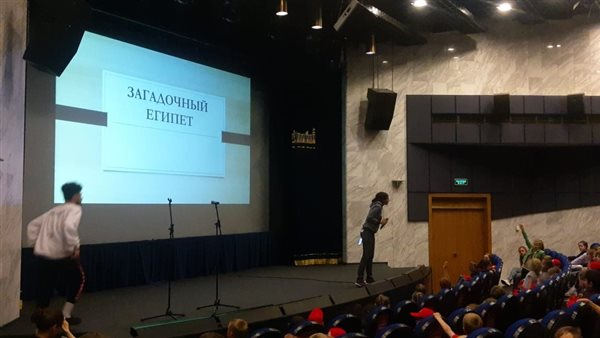 جانب من الحلقة النقاشية