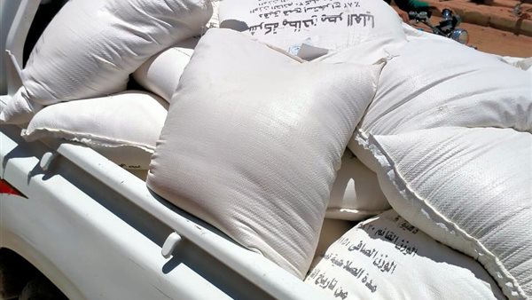 الدقيق قبل بيعه بالسوق