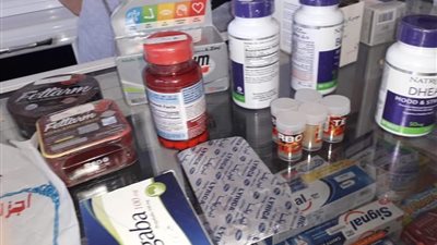 ضبط أدوية مهربة وغير مصرح بتداولها داخل صيدليتين بالمنوفية