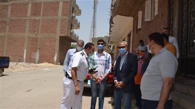 محافظة القليوبية يشهد إزالة ثلاثة أدوار بمبنى مُخالف في الخانكة 