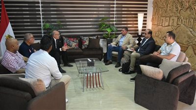 مدير مركز التنمية المستدامة لموارد مطروح يلتقي أعضاء البرنامج الرئاسي لتأهيل التنفيذين