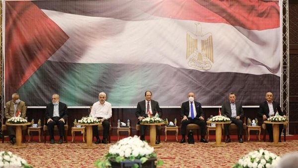 الوزير عباس كامل