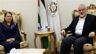 زوجة الأسير مروان البرغوثي تطالب 