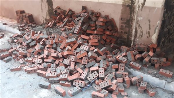 ازالة شرفة عقار فى